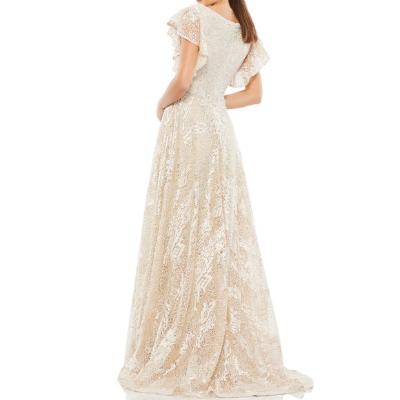 Mac Duggal Embroidered Flutter Ruffle Sleeve V-Neck Gown In Ivory & Nude New Tag - Picture 3 of 17